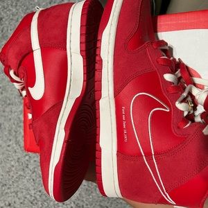 Nike dunk high first use pack